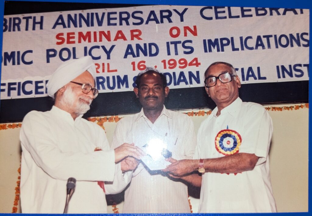 Dr Manmohan Singh Dr P Rathnaswamy Then Prime Minister of India, Dr Manmohan Singh releasing book of Dr P Rathnaswamy